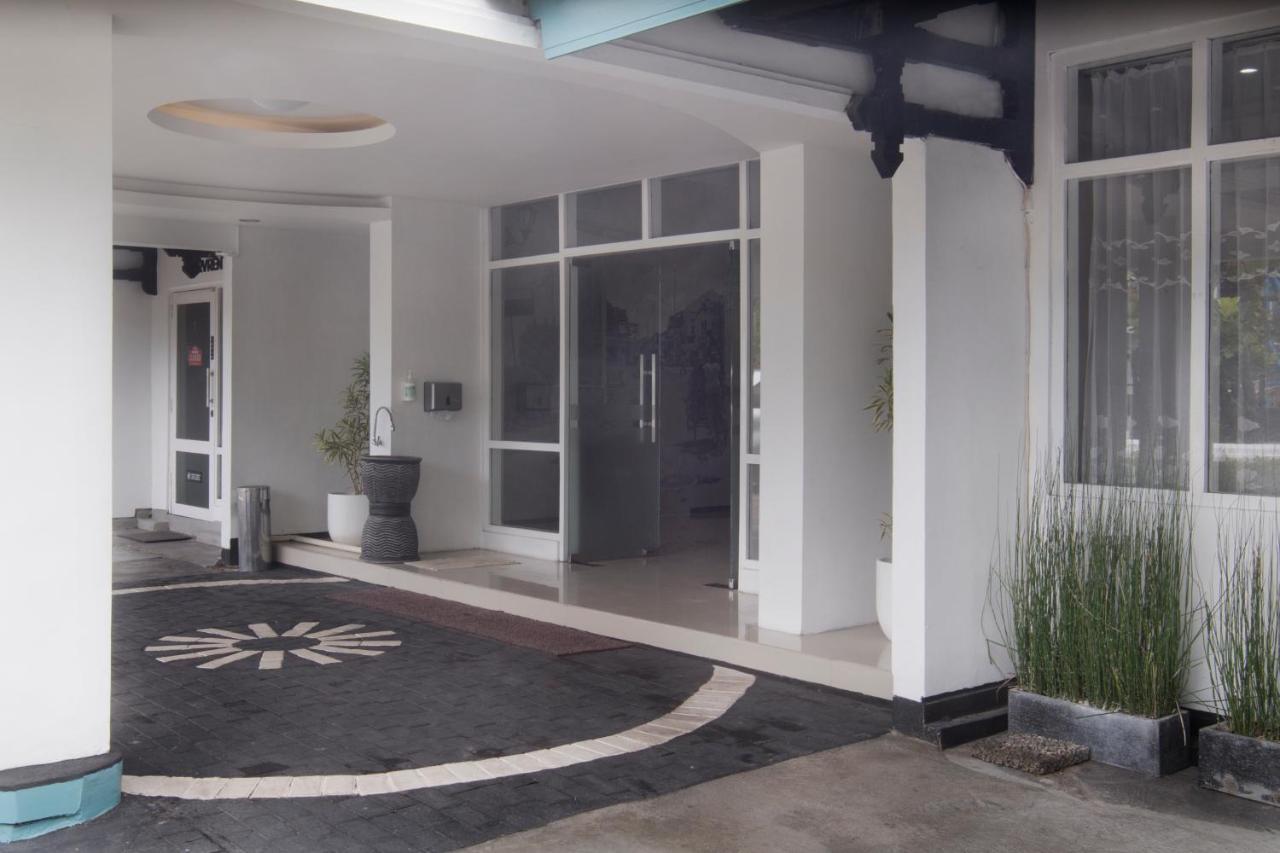 Hotel Galuh Anindita Yogyakarta Exterior photo