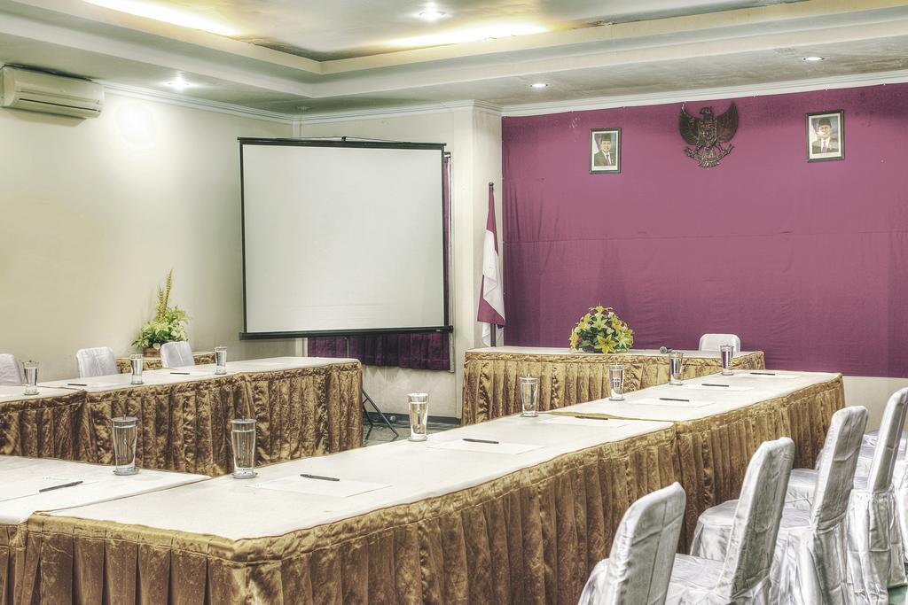 Hotel Galuh Anindita Yogyakarta Exterior photo
